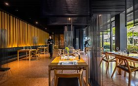 Lone Hotel By Maistra Collection